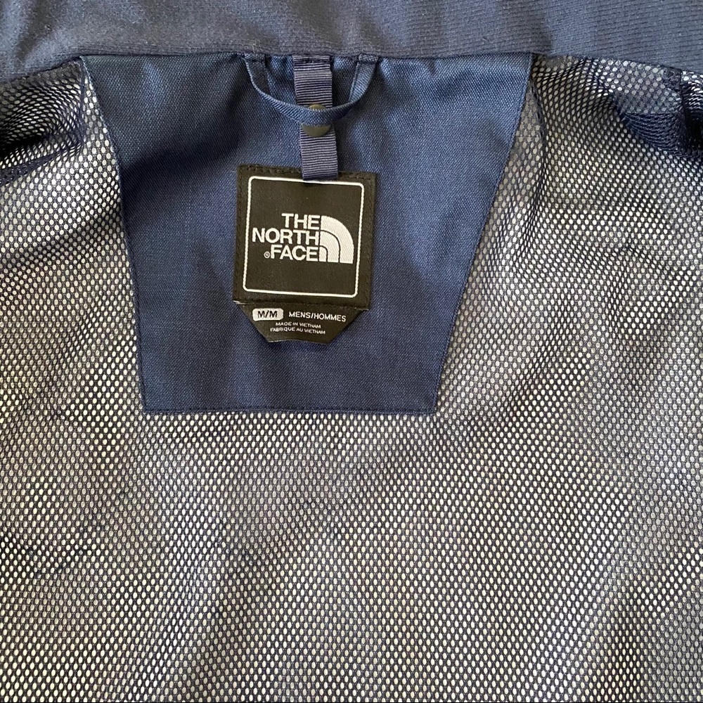 SOLD - North Face Men’s Blue Coat Medium - Picture 12 of 14